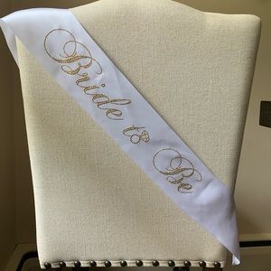 “Bride to Be” Bachelorette Sash